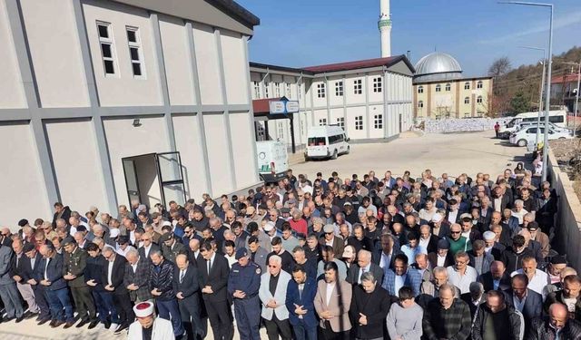 Hayatını kaybeden Kore gazisi toprağa verildi