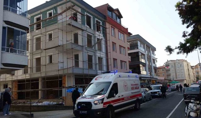 İnşaattan düşen işçi yaralandı