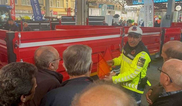 Jandarma tarım fuarında çiftçilere uyarı yaptı
