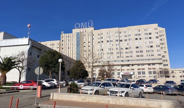 Öğrenciler kantin hamburgerinden zehirlendi