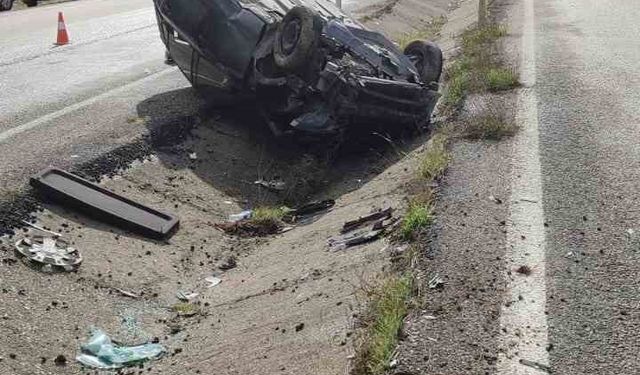 Takla atan otomobilden 2 kişi yaralandı