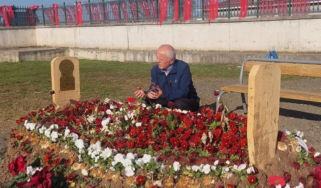 Uçak kazasında şehit olan kardeşine dua etti