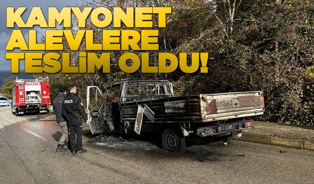 Sinop’ta seyir halindeki kamyonet alev aldı
