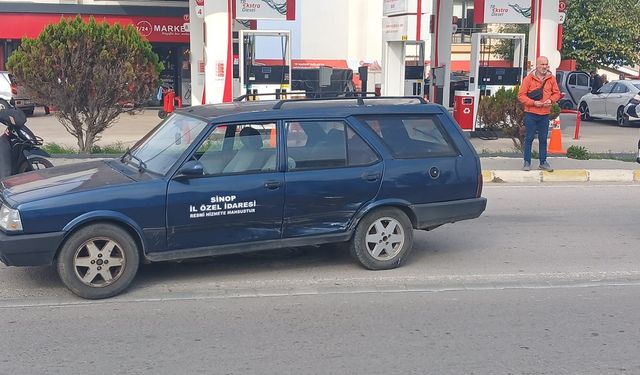 Sinop’ta resmi araç kaza yaptı