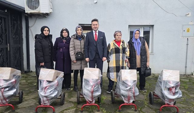 Ayancık’ta kadın üreticilere süt sağım makinesi desteği