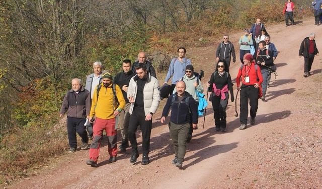 Güce'de şehitlere vefa yürüyüşü yapıldı