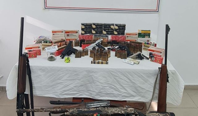 Silah ve narkotik operasyonunda 4 kişi gözaltına alındı