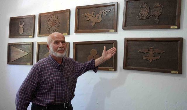 Emekli polis, ahşap hat sanatıyla evini müzeye çevirdi