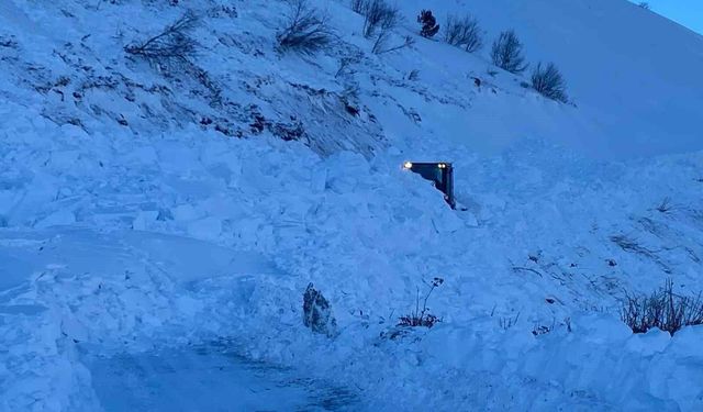 Çığ riski arama çalışmalarını durdurdu