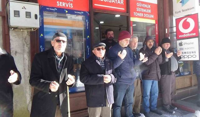 Eksi 18 derecede geleneksel duaya engel olamadı
