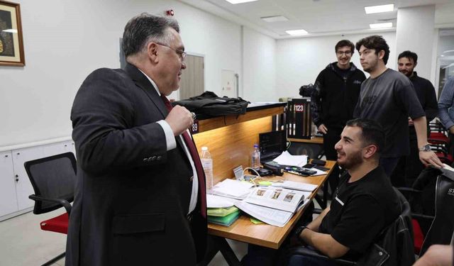 Rektör Özölçer'den öğrencilere moral ziyareti