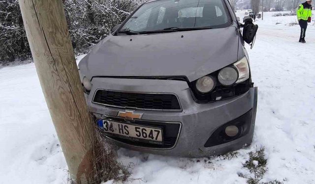 Sağlık personelini taşıyan araç Mudurnu'da kaza yaptı