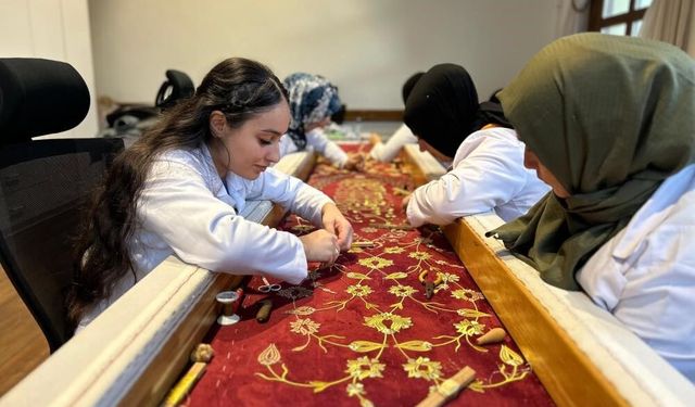 Şehzade Mahmut'un puşidesi yapılıyor