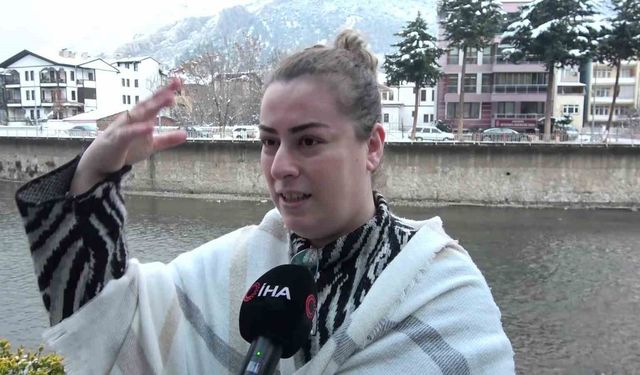 Selfie yapan çifte soğuk şok