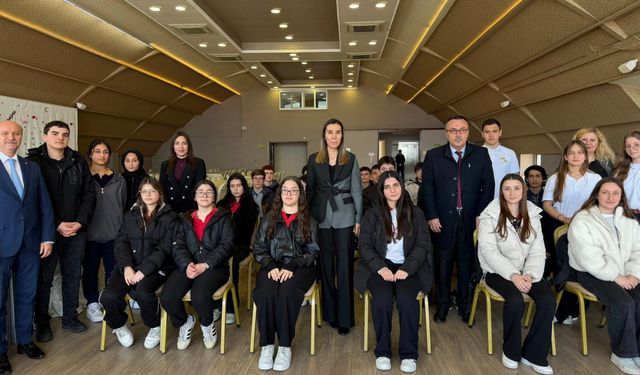"En İyi Öğrenme Metodu" münazarada tartışıldı