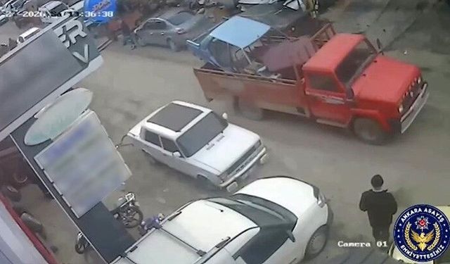 Çaldıkları araçları presleyerek hurdacıya sattılar