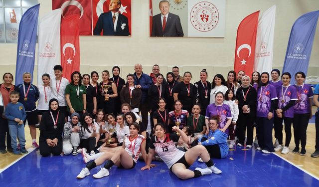 İlçede Kadınlar Günü Voleybol Turnuvası yapıldı