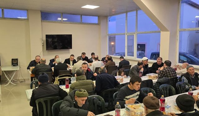 Bu mahallede evlerde iftar sofrası kurulmuyor