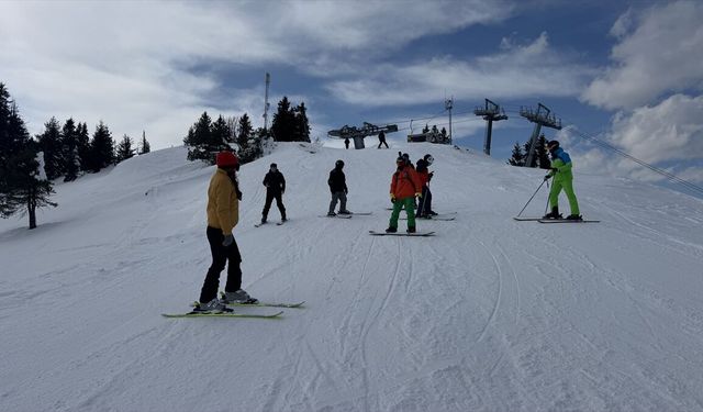 Atabarı Kayak Merkezi ziyaretçilerini ağırlamayı sürdürüyor