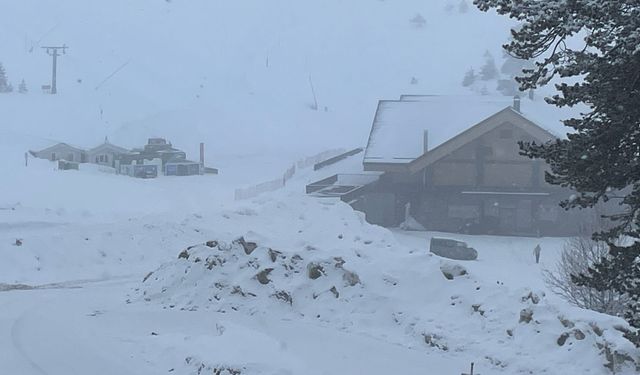 Bolu'nun yüksek kesimlerinde kar hakim oldu