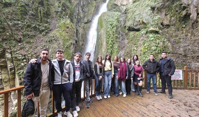 Hukuk fakültesi öğrencileri Akçakoca'yı gezdi