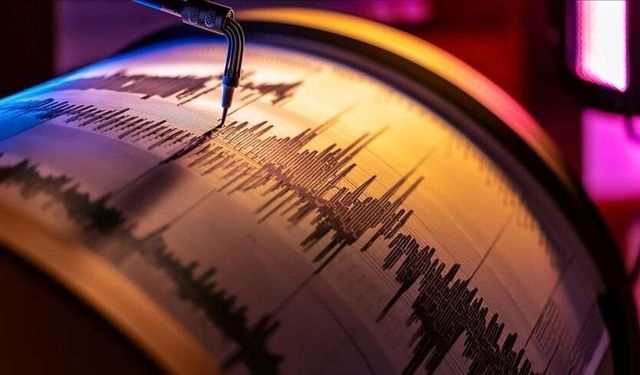 Niksar'da deprem! Öğrenci yurtları tahliye edildi