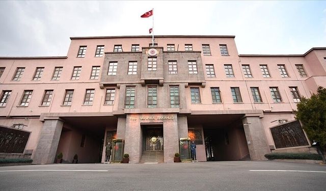 Türk hava sahasına yönelen mühimmat imha edildi