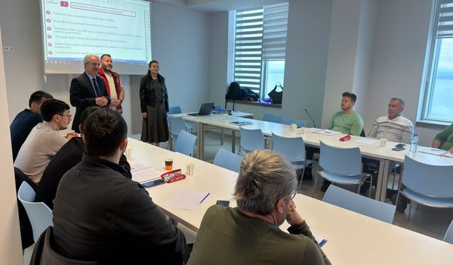 Sinop'ta ambulans sürücülerine güvenli sürüş eğitimi