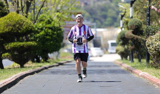 65 yaşındaki hekim İstanbul'dan Samsun'a koşuyor