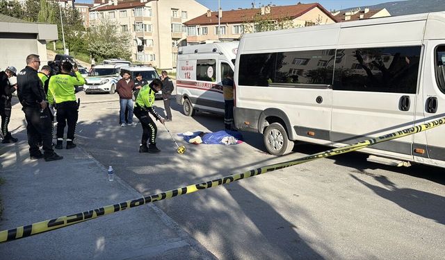 Minibüs çarpması sonucu ölen 3 yaşındaki çocuk defnedildi