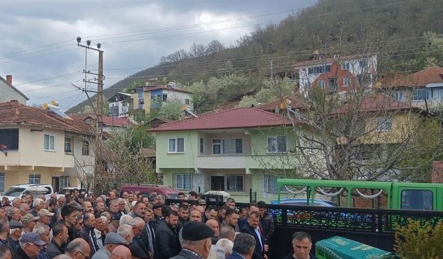 Motosiklet kazasında ölen kişinin cenazesi defnedildi