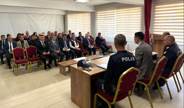 Taşova'da okul güvenliği toplantısı