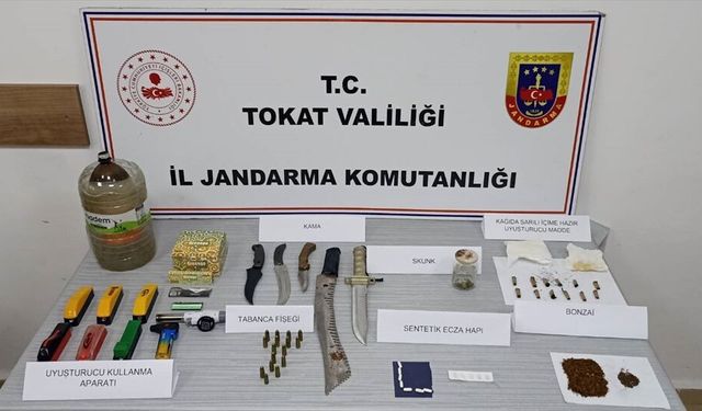 Yasaklı madde operasyonunda 4 zanlı yakalandı
