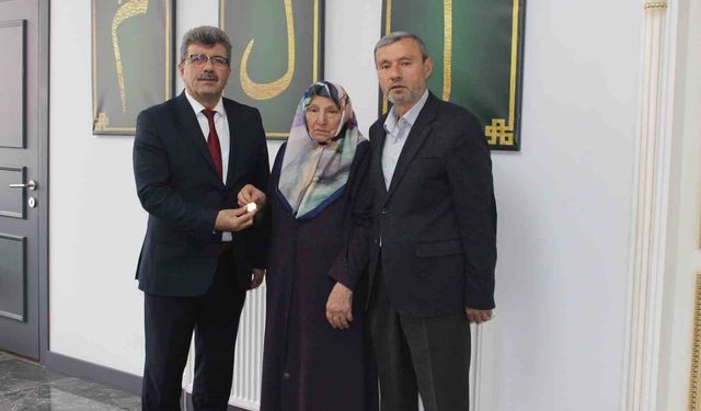 65 yıllık mehir, hafızların yuvasına tuğla oldu