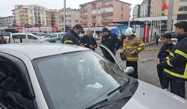 Araçtan tükselen koku ekipleri harekete geçirdi