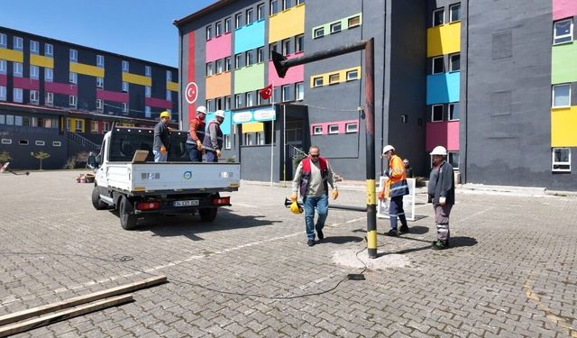 Öğrenciler istedi, okulun spor ekipmanları yenilendi