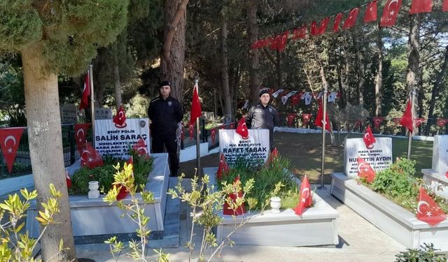 Sinoplu şehit polis mezarı başında anıldı