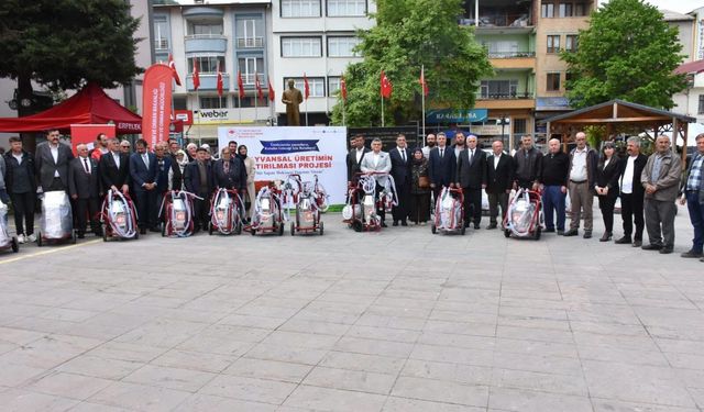 Sinop'ta 85 adet süt sağım makinesi üreticilere dağıtıldı