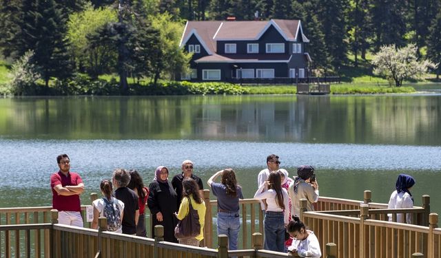 Bayramda doğayla buluşmak isteyenlerin adresi Gölcük Tabiat Parkı