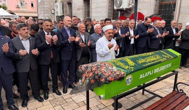 Eski AK Parti MKYK üyesi Emine Çift son yolculuğuna uğurlandı
