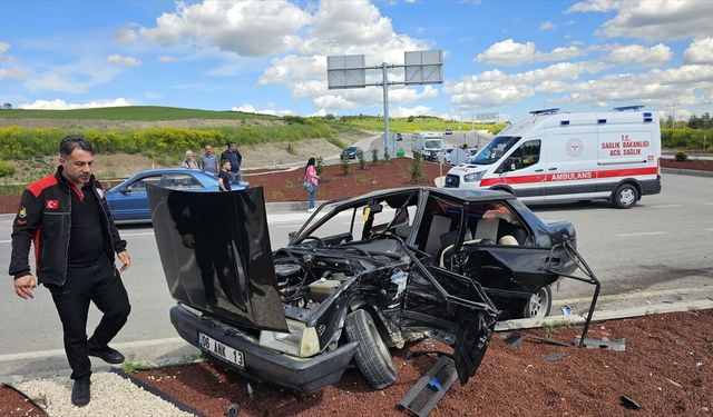 Kaymakam kullandığı otomobille kaza yaptı: 5 yaralı