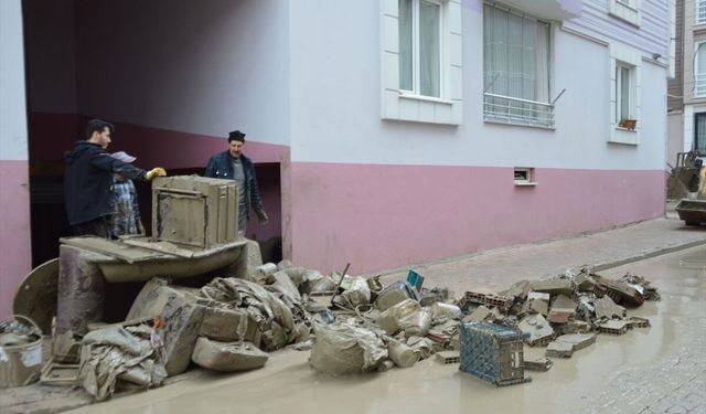 Selin ardından temizlik çalışmaları sürüyor