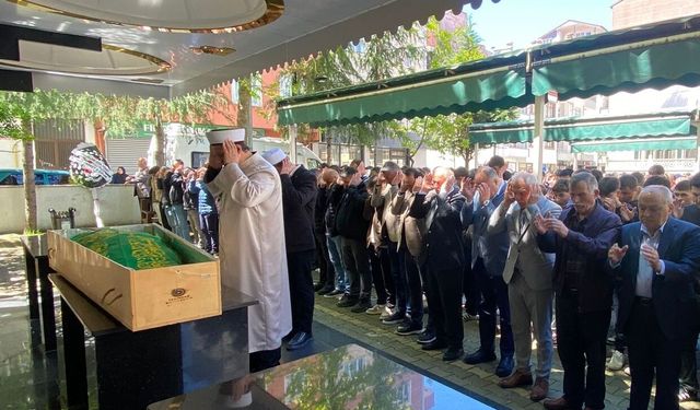 Trafik kazasında hayatını kaybeden sürücü defnedildi