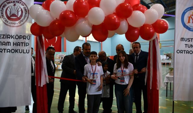 Vezirköprü'deki ortaokullardan ortak bilim fuarı