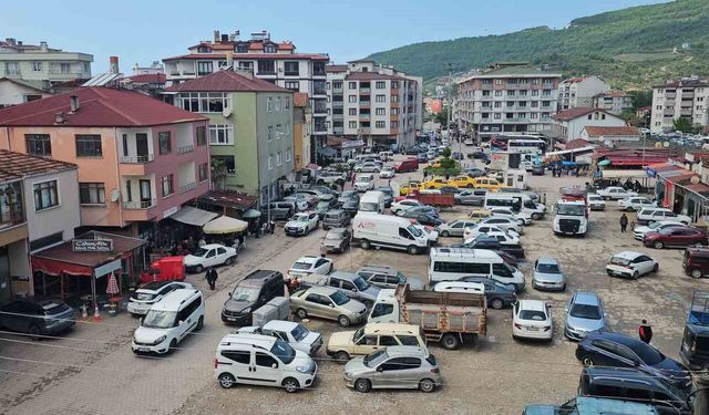 Bayram tatili için ilçeye akın ettiler