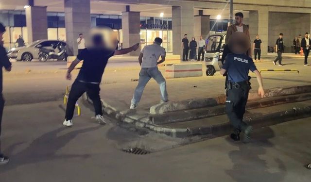 Hastanede bıçaklı saldırı: 3 yaralı