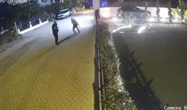 Lüks araç kundaklandı