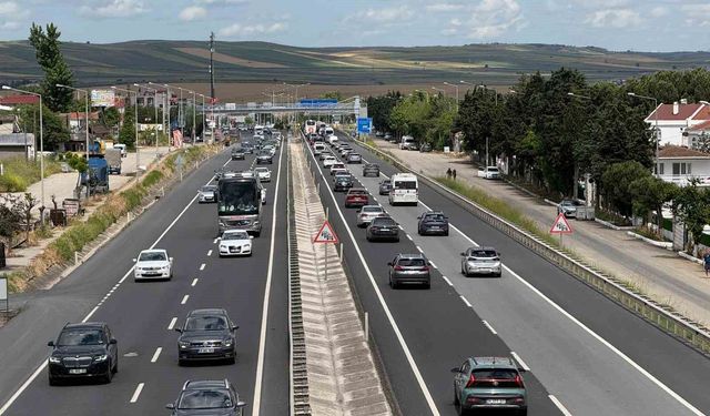 Tekirdağ-İstanbul yolunda yoğunluk