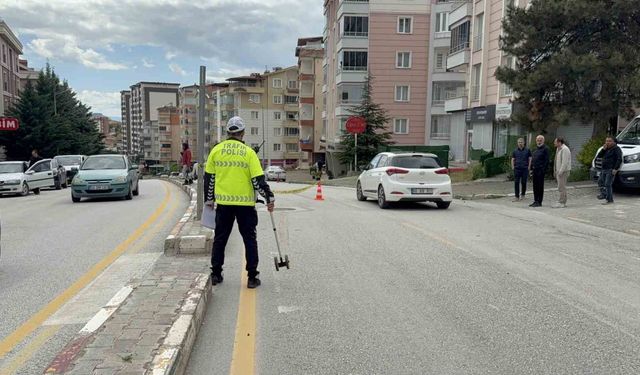 Yolun karşısına geçmek isteyen kadına alkollü sürücü çarptı