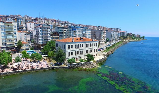 Dr. Rıza Nur İl Halk Kütüphanesi bayramda açık mı?